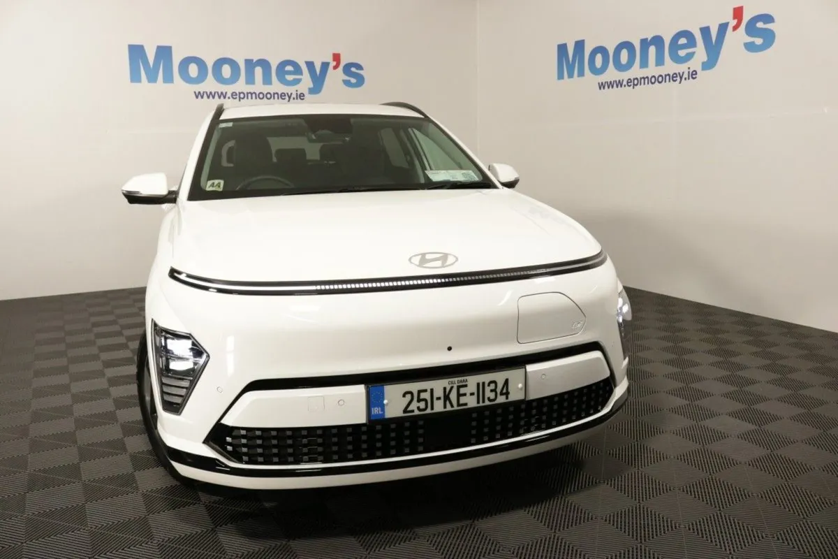 Hyundai Kona Electric Platinum 65 kWh EV - Image 2