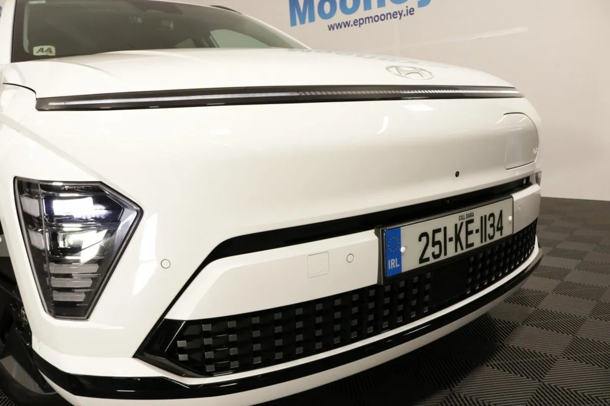 Hyundai Kona Electric Platinum 65 kWh EV - Image 3