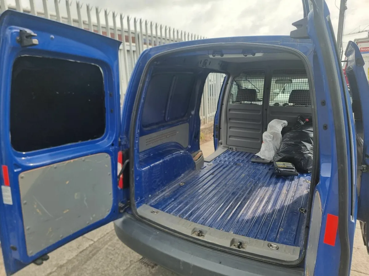 Volkswagen Caddy 2008 - Image 4