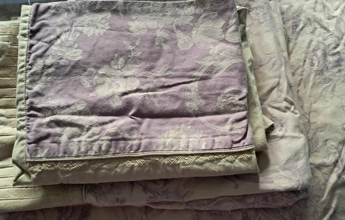 Duvet cover and pillowcases - Image 4