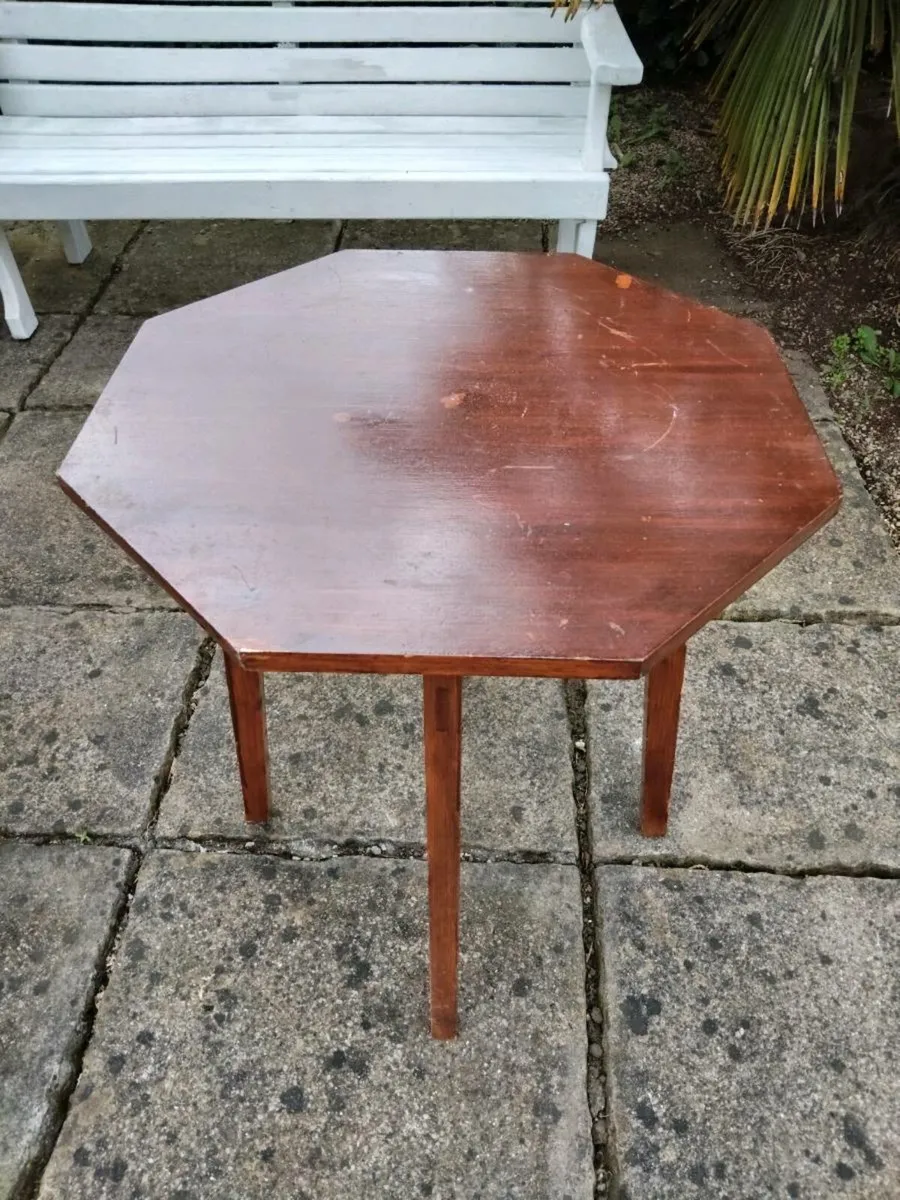 Octagonal table - Image 1