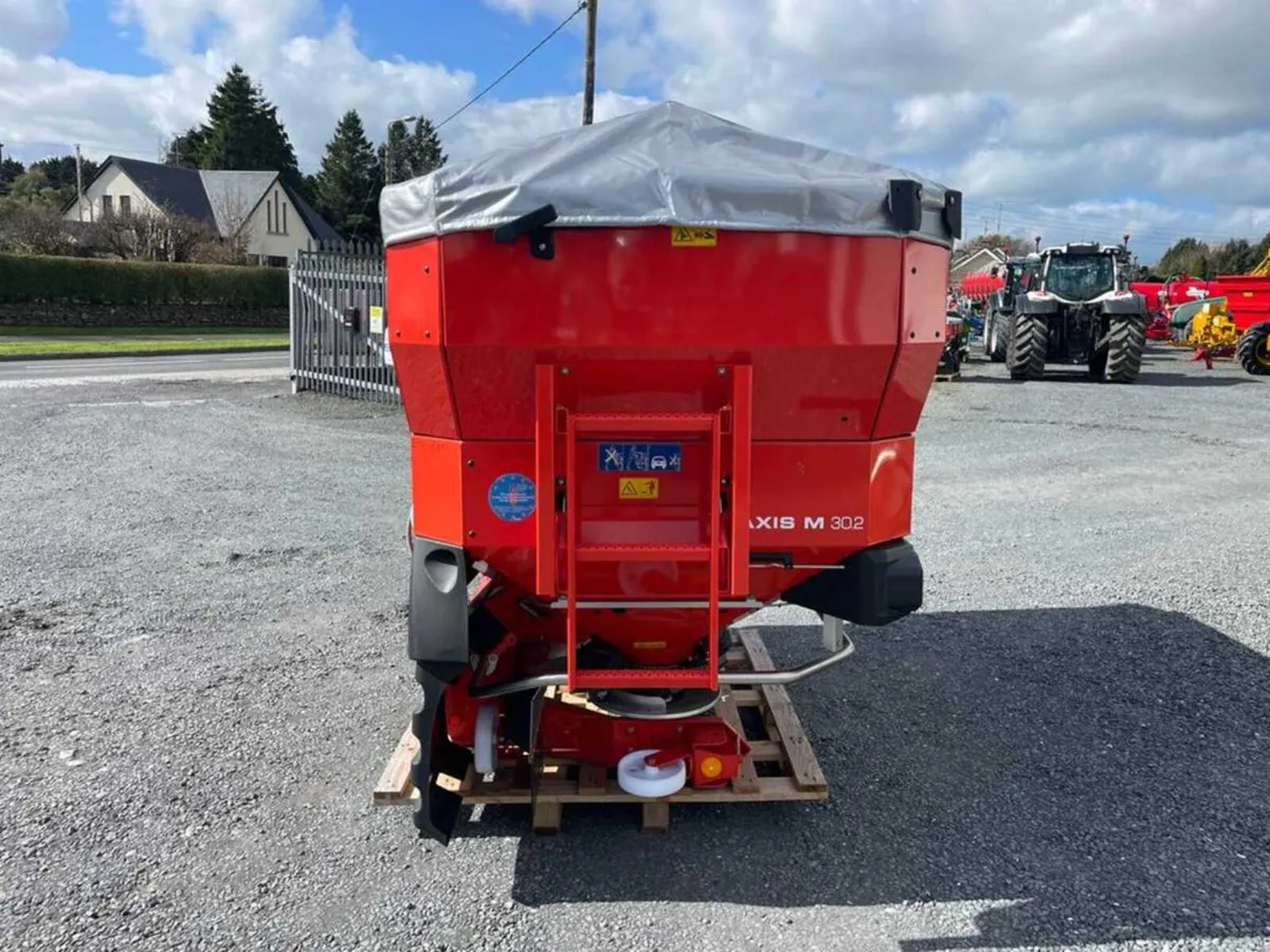 Rauch Axis 30.2M Spreader 🌟TAMS GRANT APPROVED🌟 - Image 2