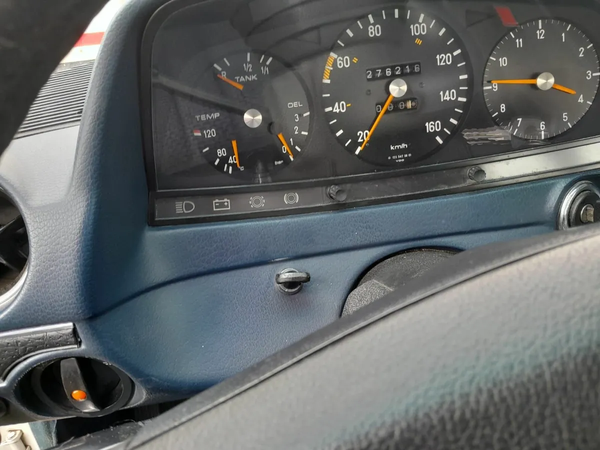 Mercedes w123 240d - Image 2