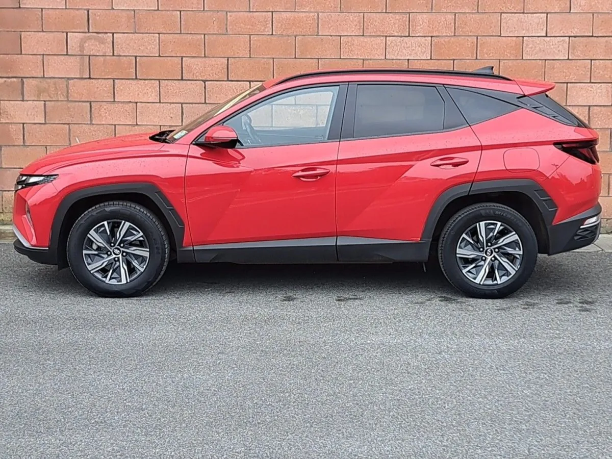 Hyundai Tucson Executive Model Hybrid Automatic - Image 3