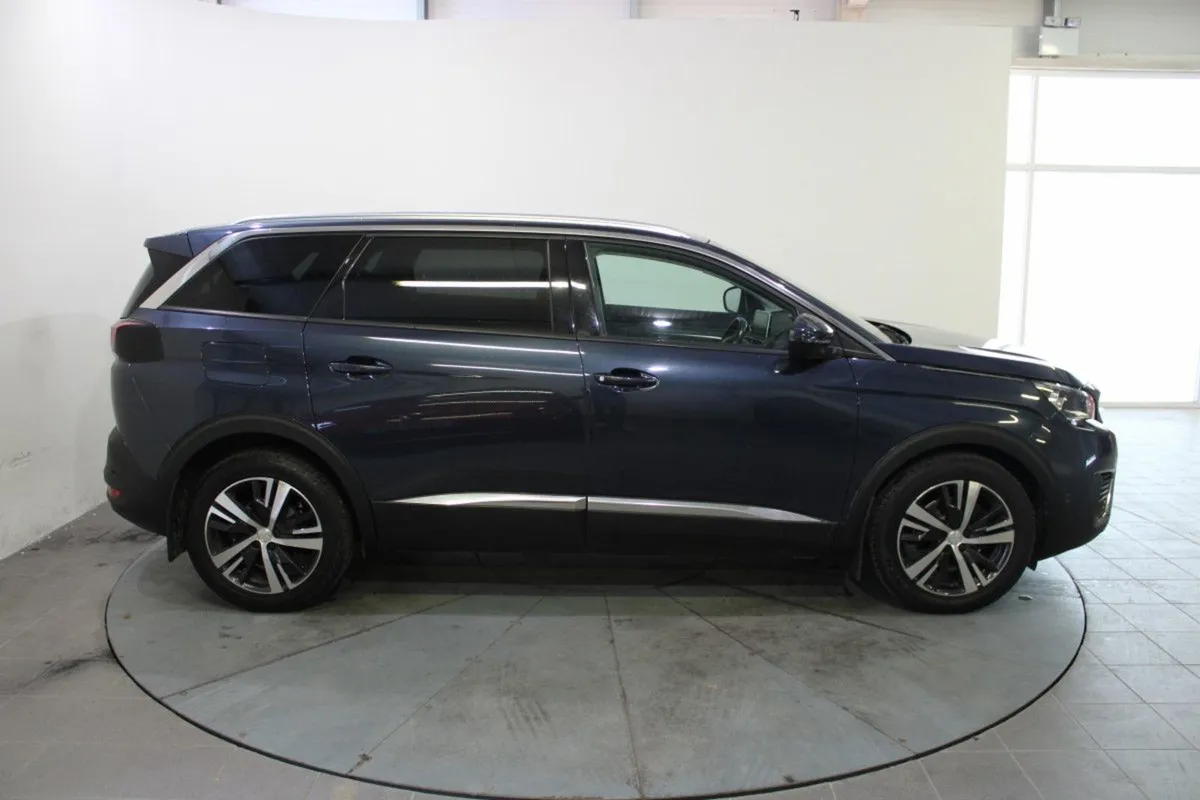 Peugeot 5008 1.2 Puretech 130bhp Allure - Image 3