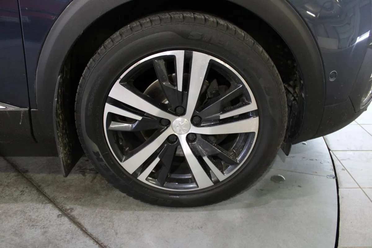 Peugeot 5008 1.2 Puretech 130bhp Allure - Image 4