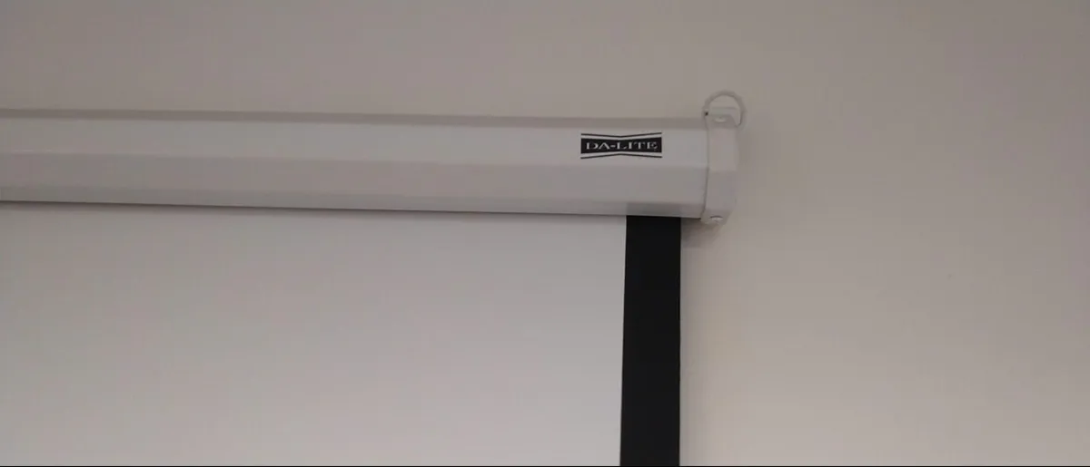 Da-Lite Projector Screen 127 x 170cm - Image 2