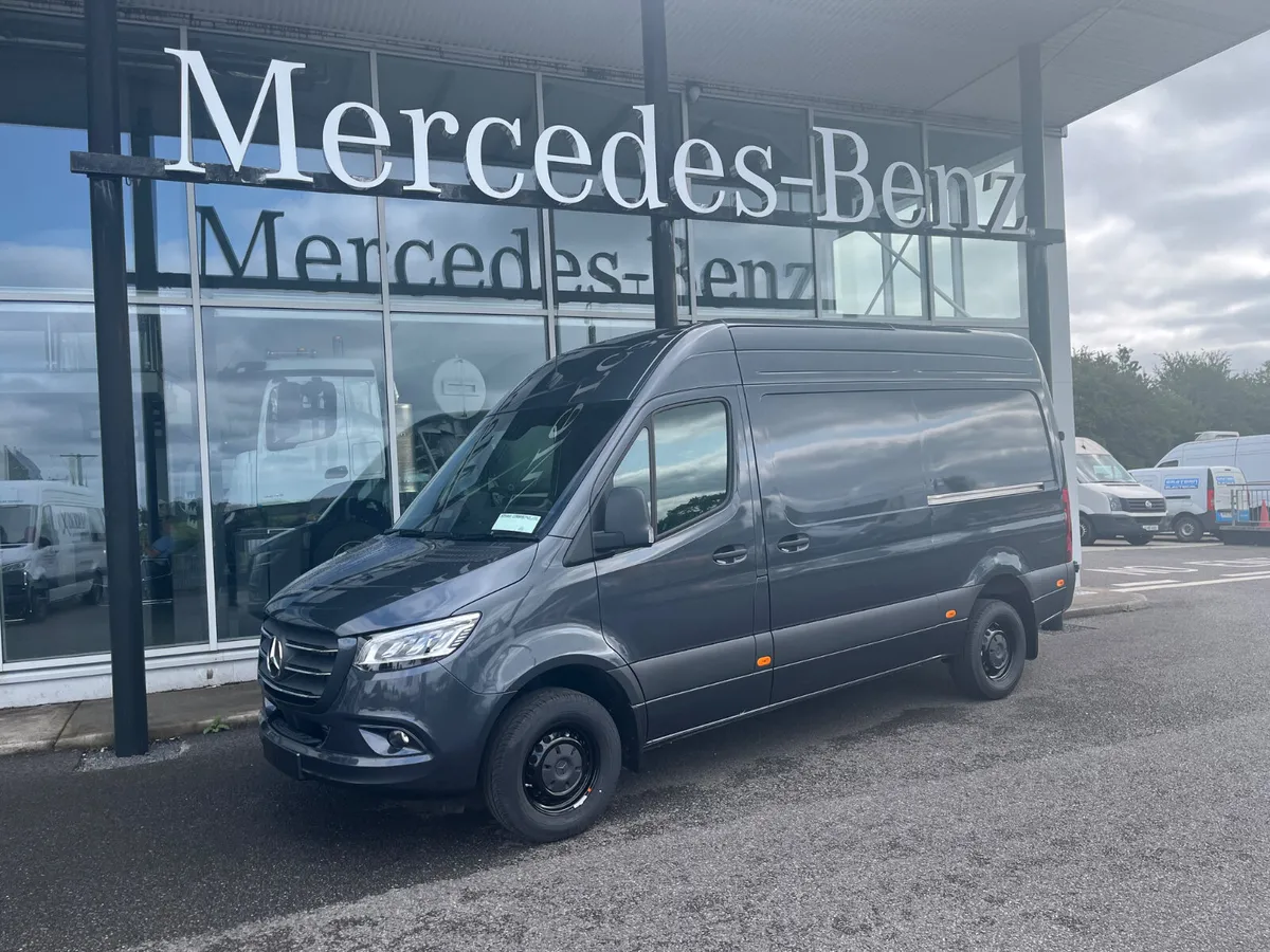 New Sprinter 319/36 30th Anniversary - Image 2