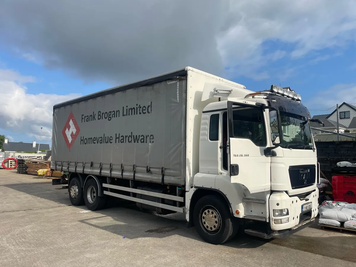 MAN TGS 26.360 Moffett brackets curtain sider - Image 2