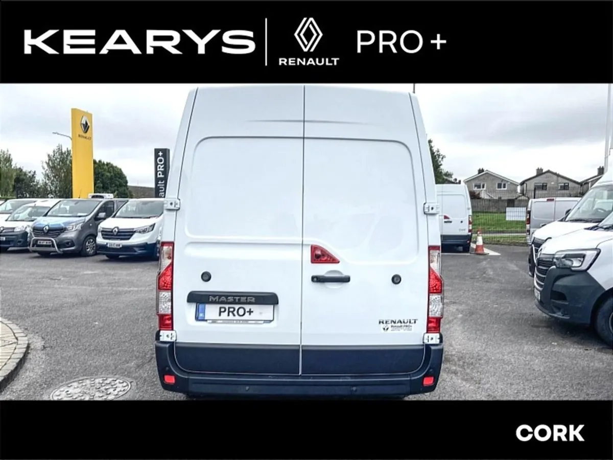 Renault Master Lm35 Blue dCi 135 Business My22 - Image 2