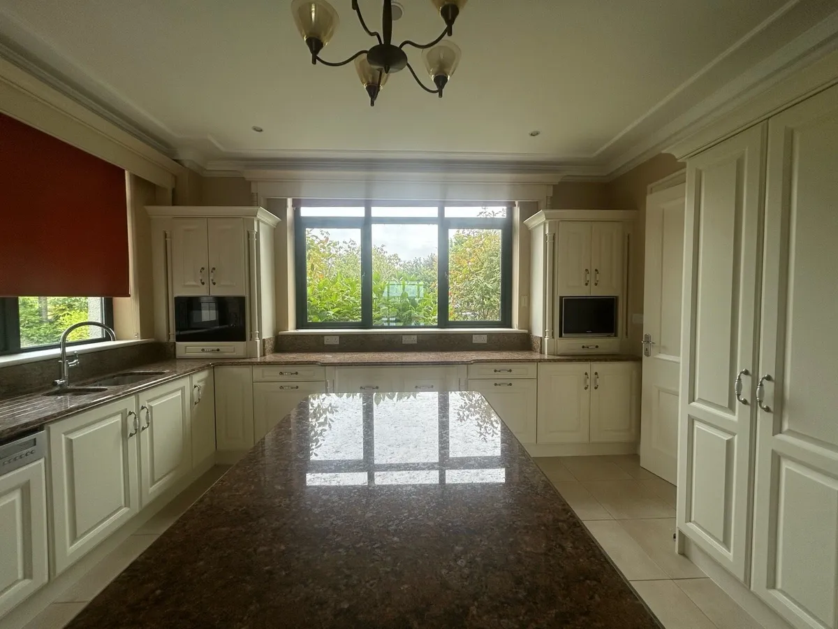 Kitchen - Image 4