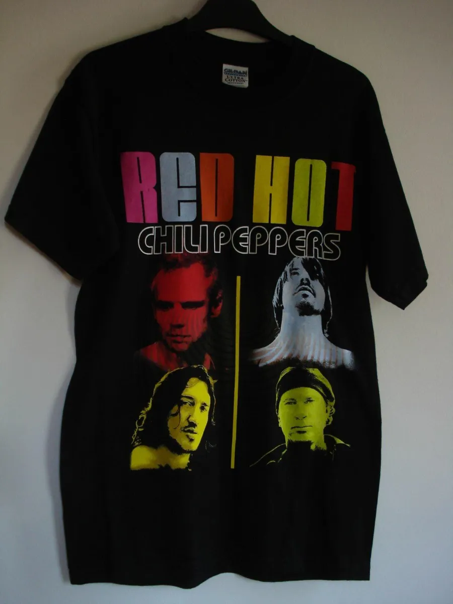 RED HOT CHILLI PEPPERS. 2004 TOUR T-SHIRT. SMALL. - Image 1