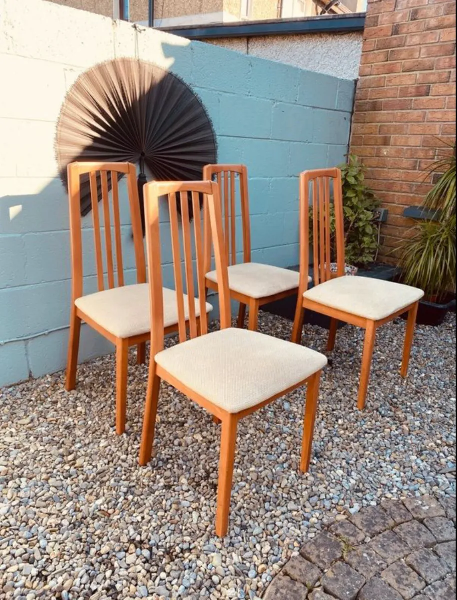 Mid Century Dining Chairs x 4 - Image 1