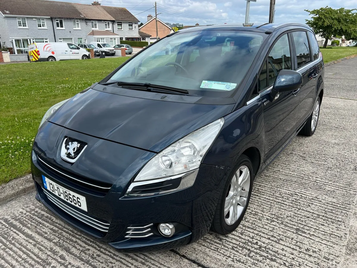 2013 Peugeot 5008 LOW KMS 1 OWNER - Image 3