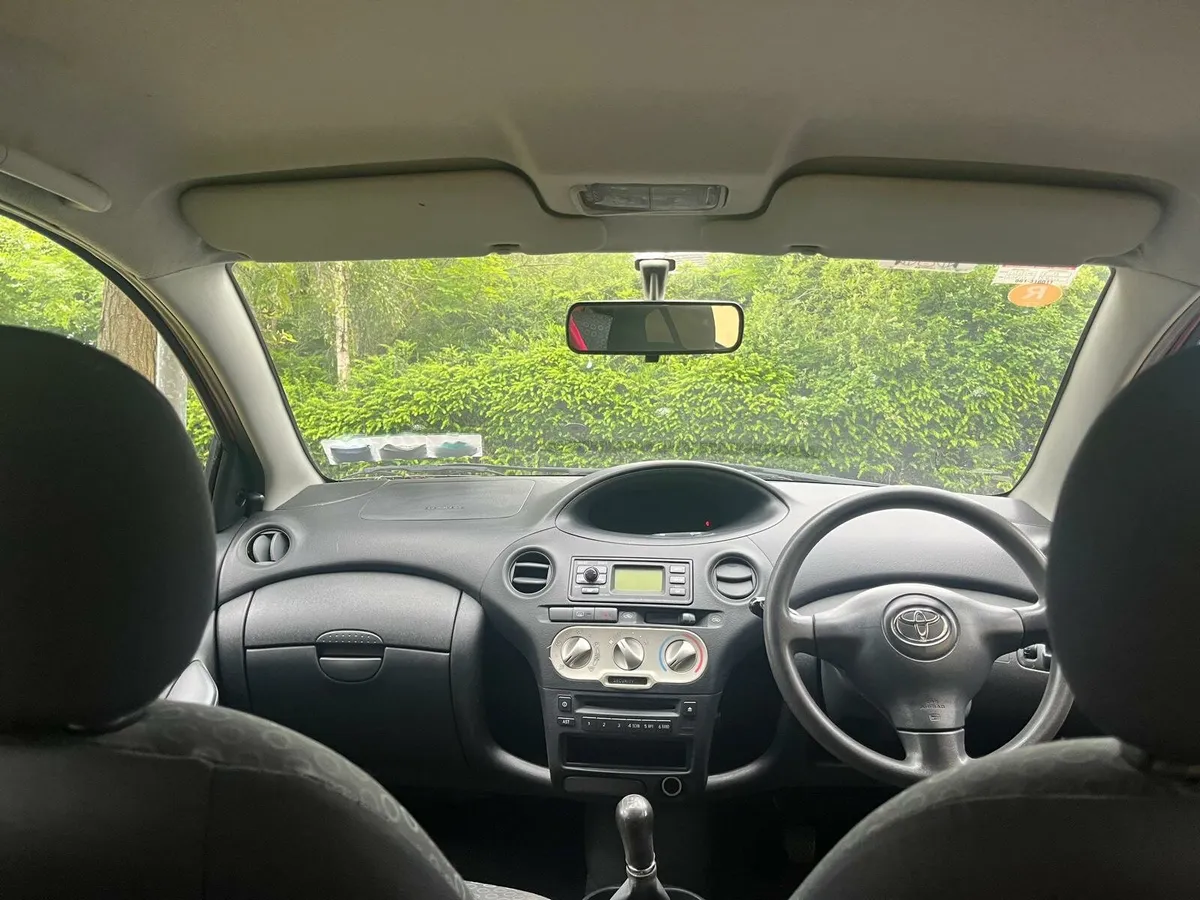 Toyota yaris - Image 4