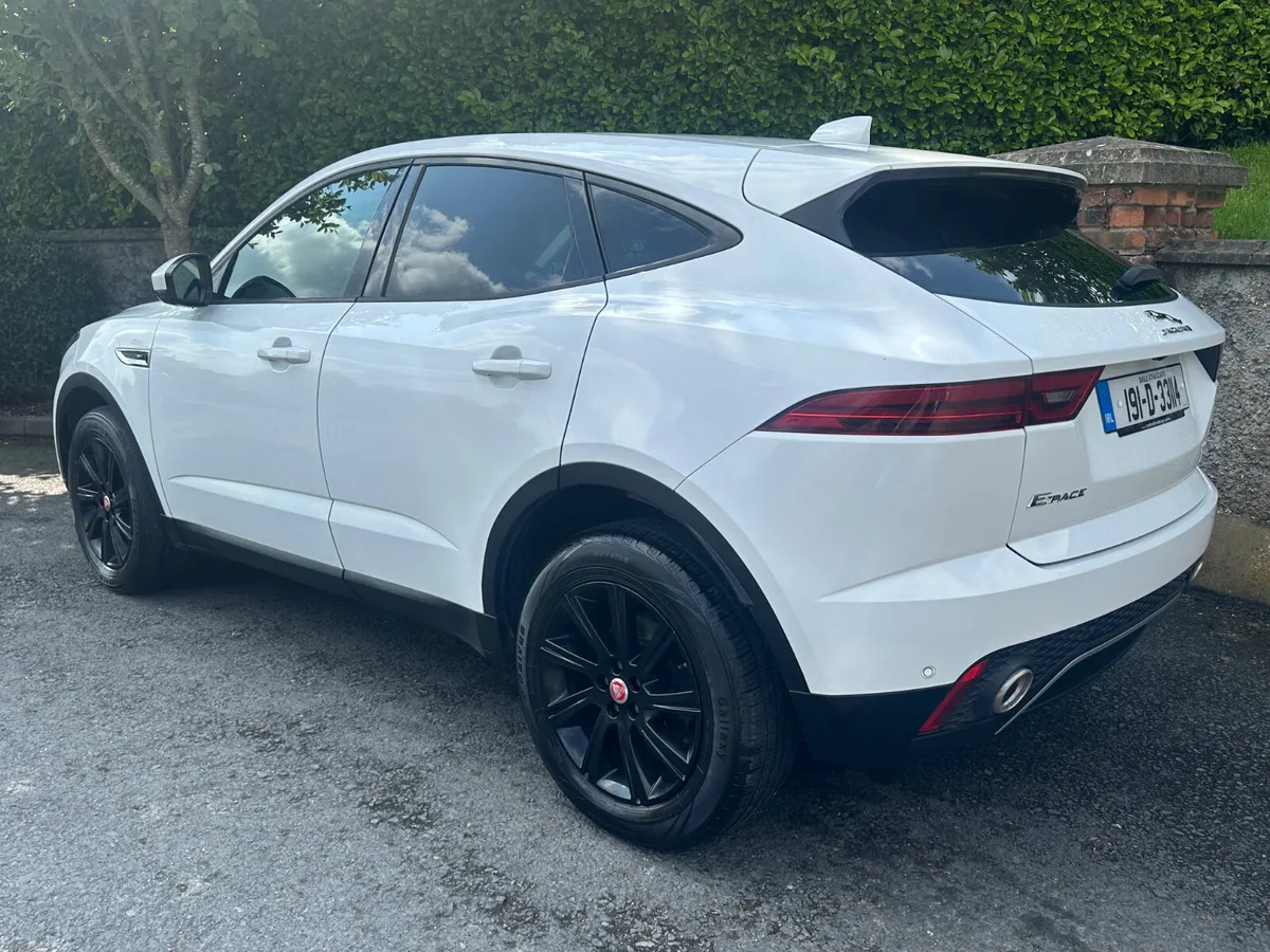 Jaguar E-Pace 2019 - Image 3