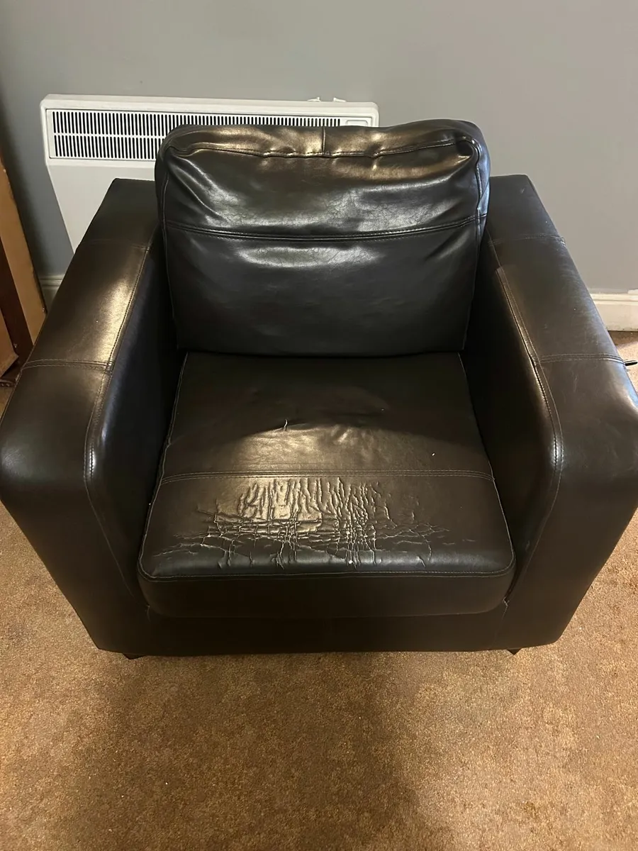 Two black leather armchairs - Image 1