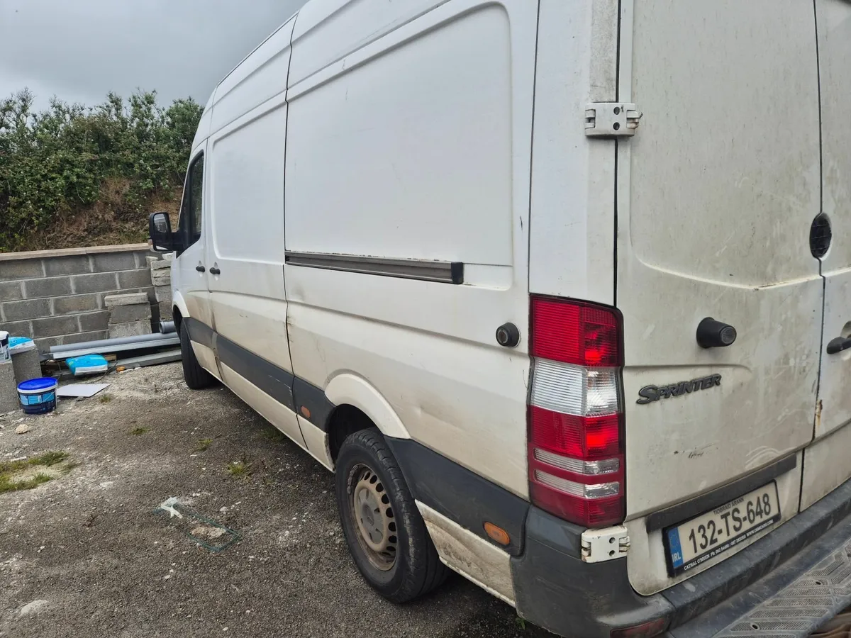 Mercedes-Benz Sprinter 2013 mwb - Image 2
