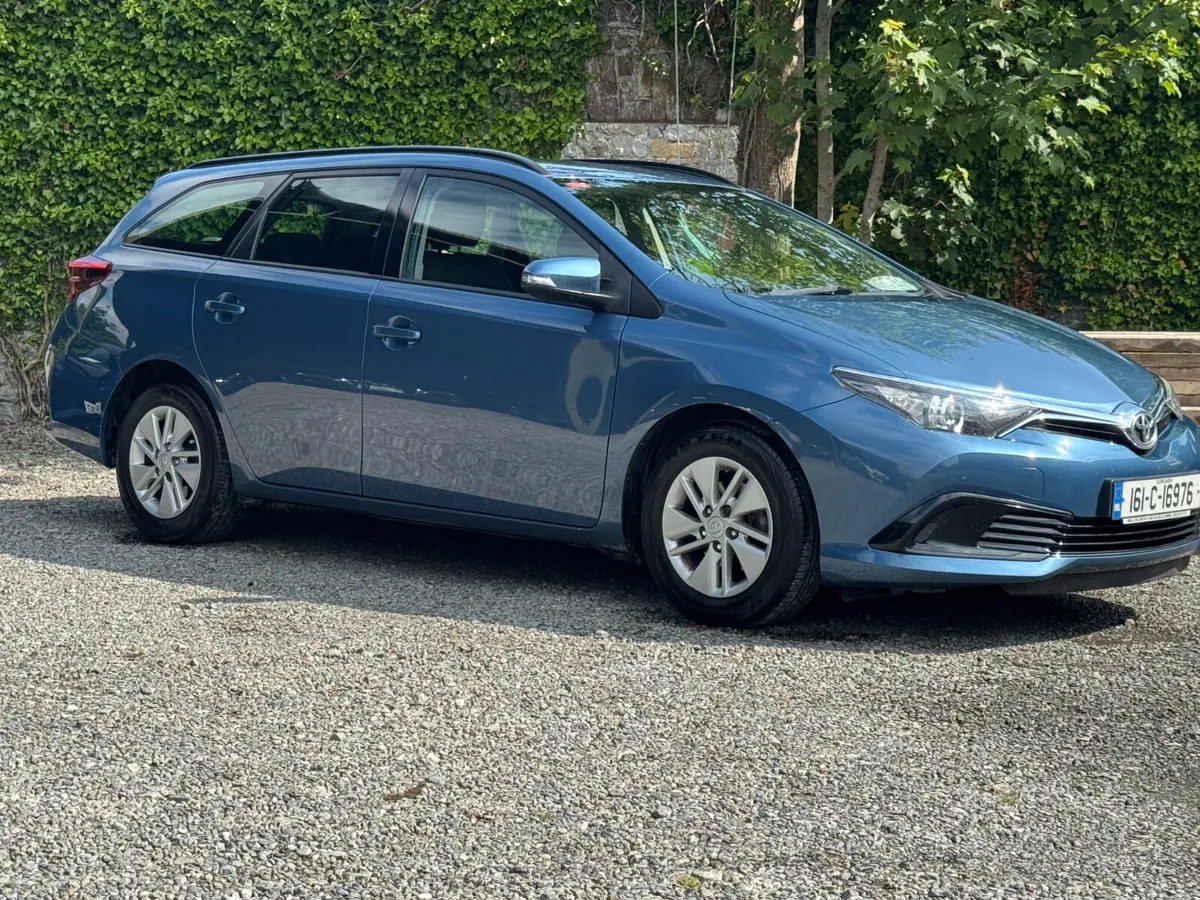 2016 Toyota Auris 1.4 D4D Low Mileage Full History - Image 1
