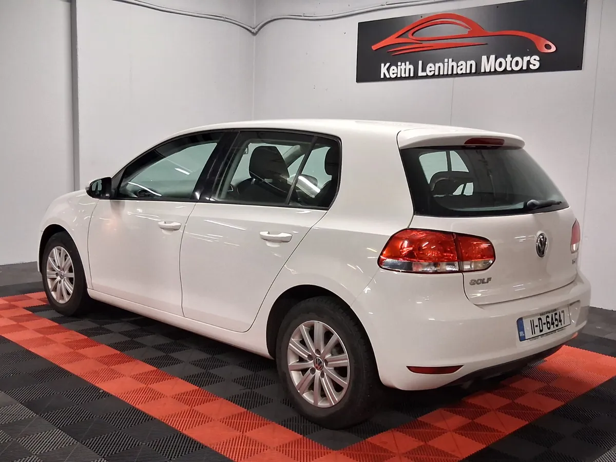 2011 Volkswagen Golf **AUTOMATIC** - Image 4