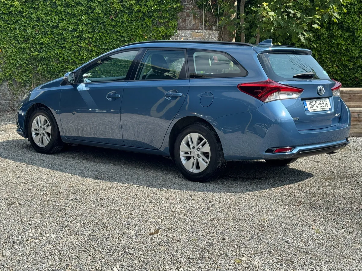 2016 Toyota Auris 1.4 D4D Low Mileage Full History - Image 3