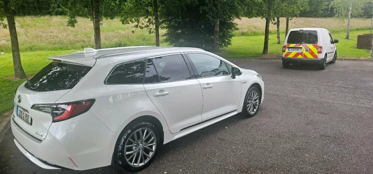 202 Toyota Corolla, hybrid 1.8ltr, ts, sol trim. - Image 3