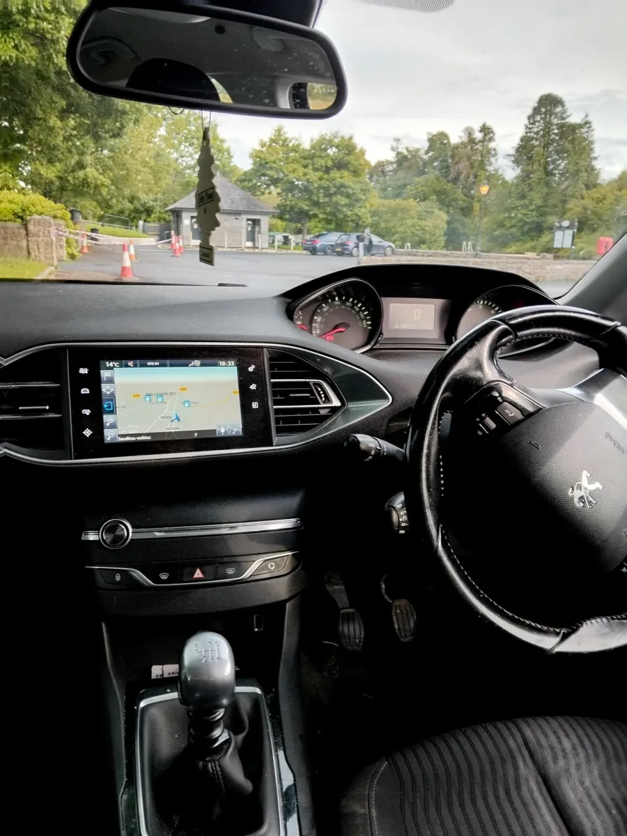 Peugeot 308 2016 - Image 2