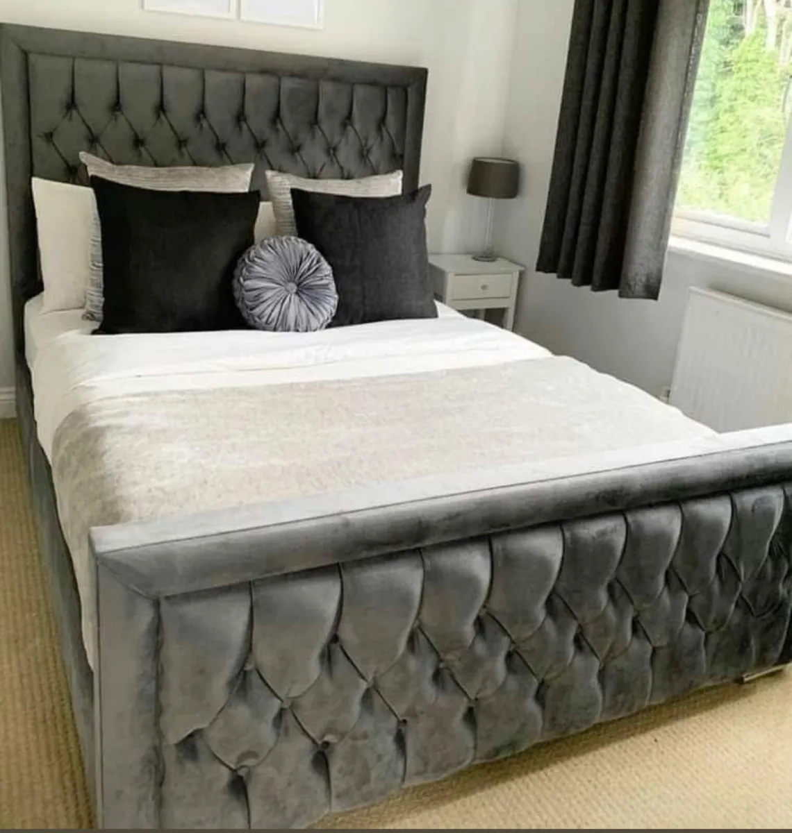 New Maryland bed with floor standing headboard - Image 1