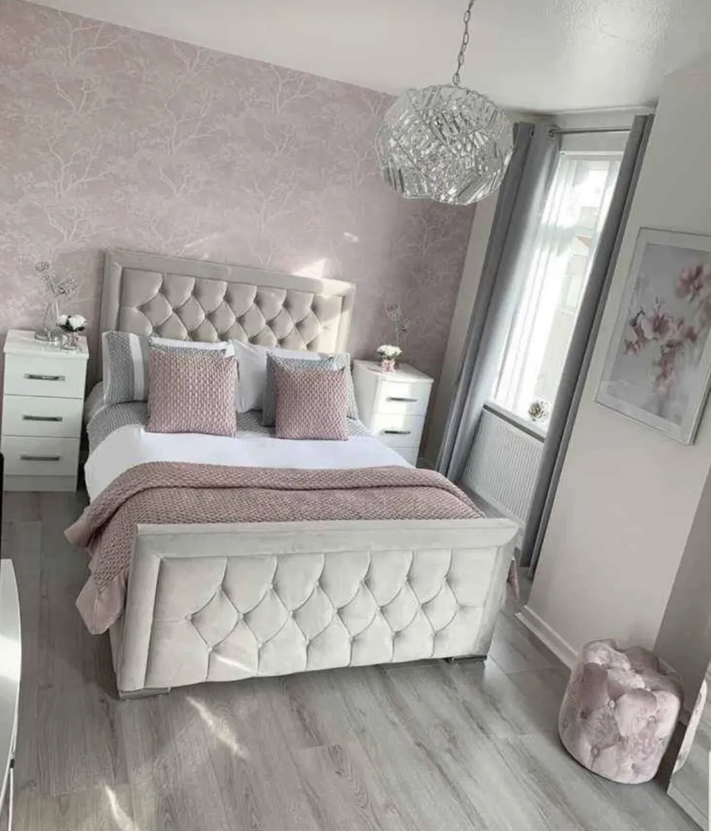 New Maryland bed with floor standing headboard - Image 2