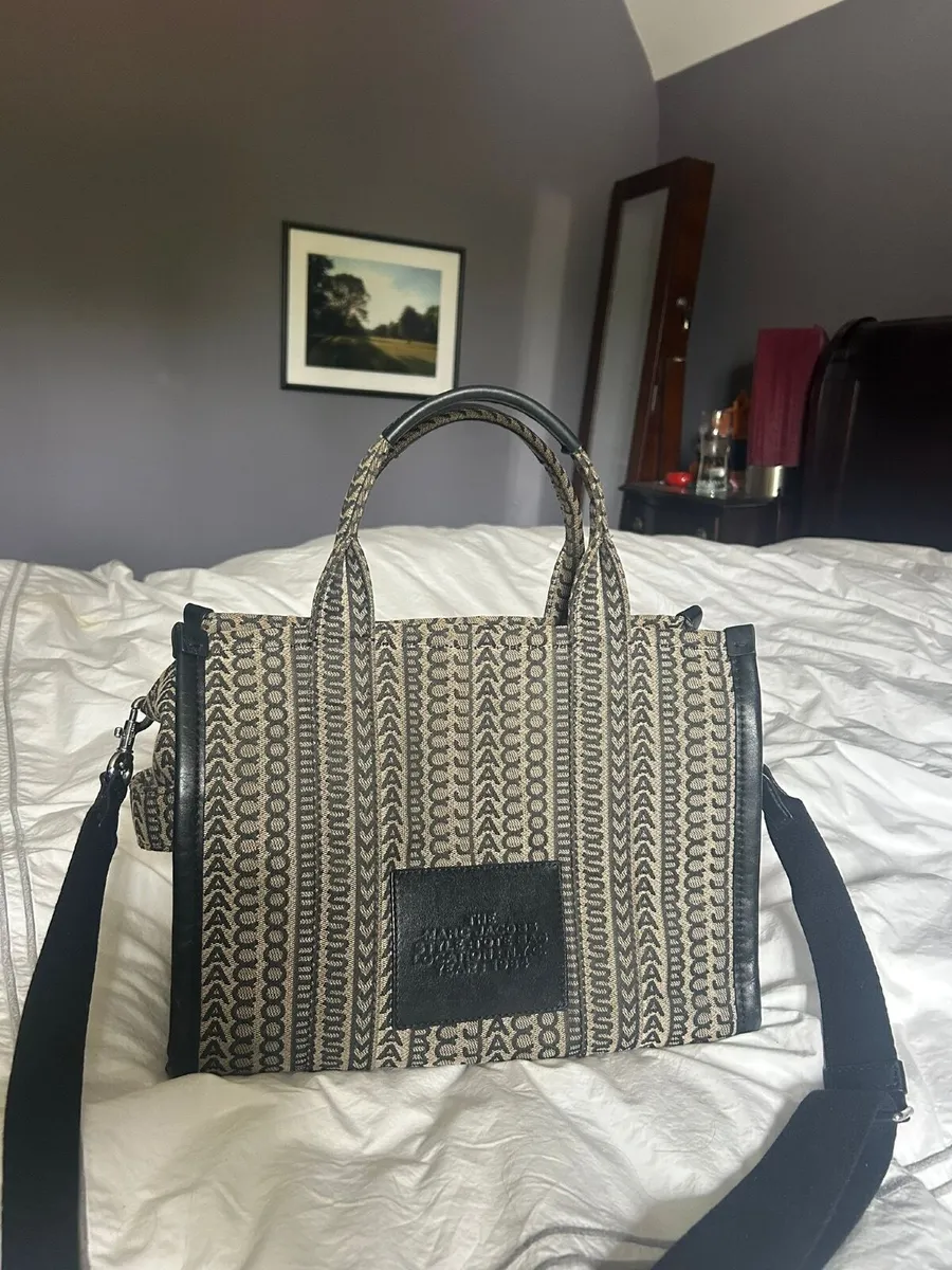 Marc Jacob Tote Handbag - Image 4