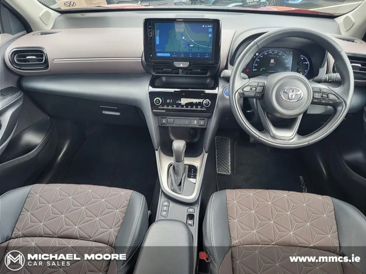 Toyota Yaris Cross 1.5 Petrol Hybrid Sol Auto - Image 2