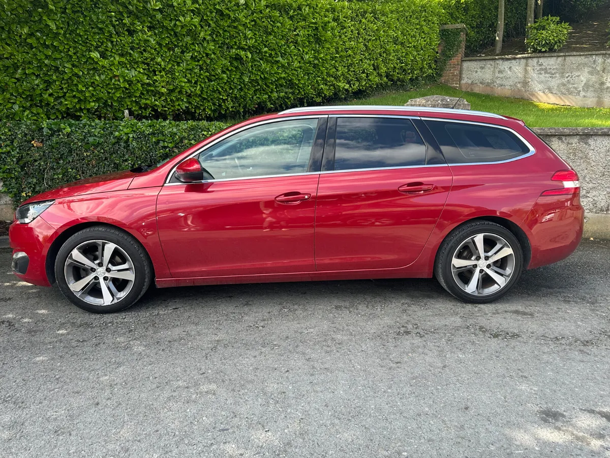 Peugeot 308 2015 - Image 2