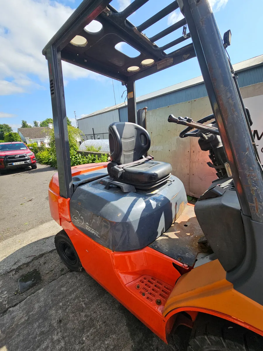 Toyota Forklift - Image 4