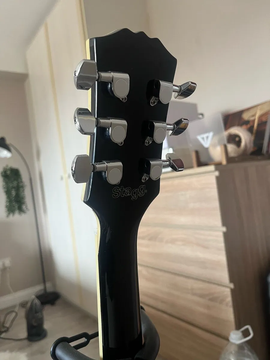 Stagg beginner guitar set - Image 2