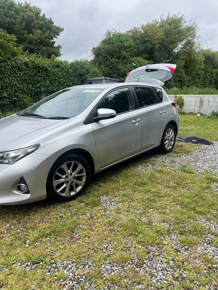 Car - Image 1