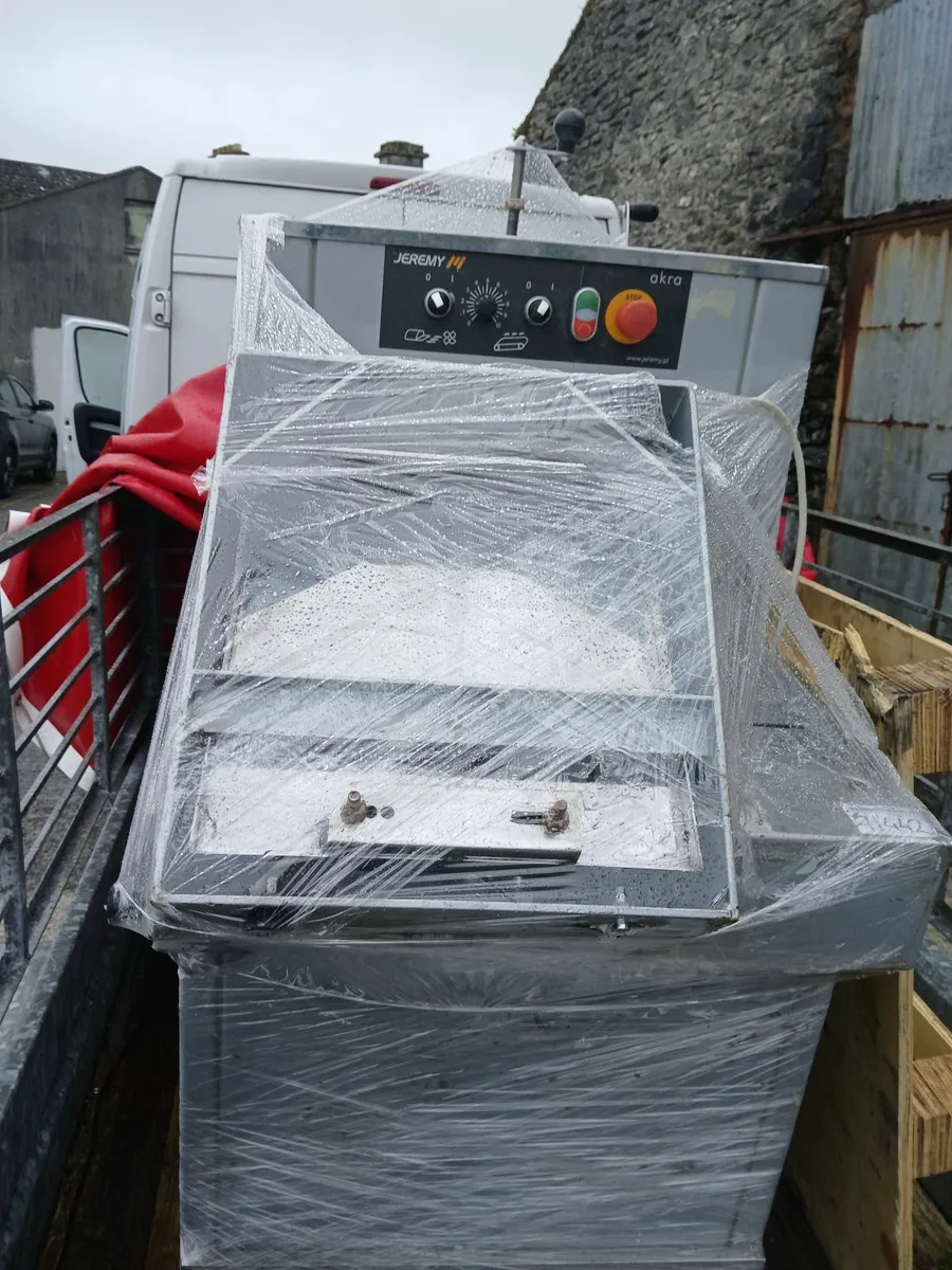Bread slicing machine ....commrrcial deliverd - Image 2