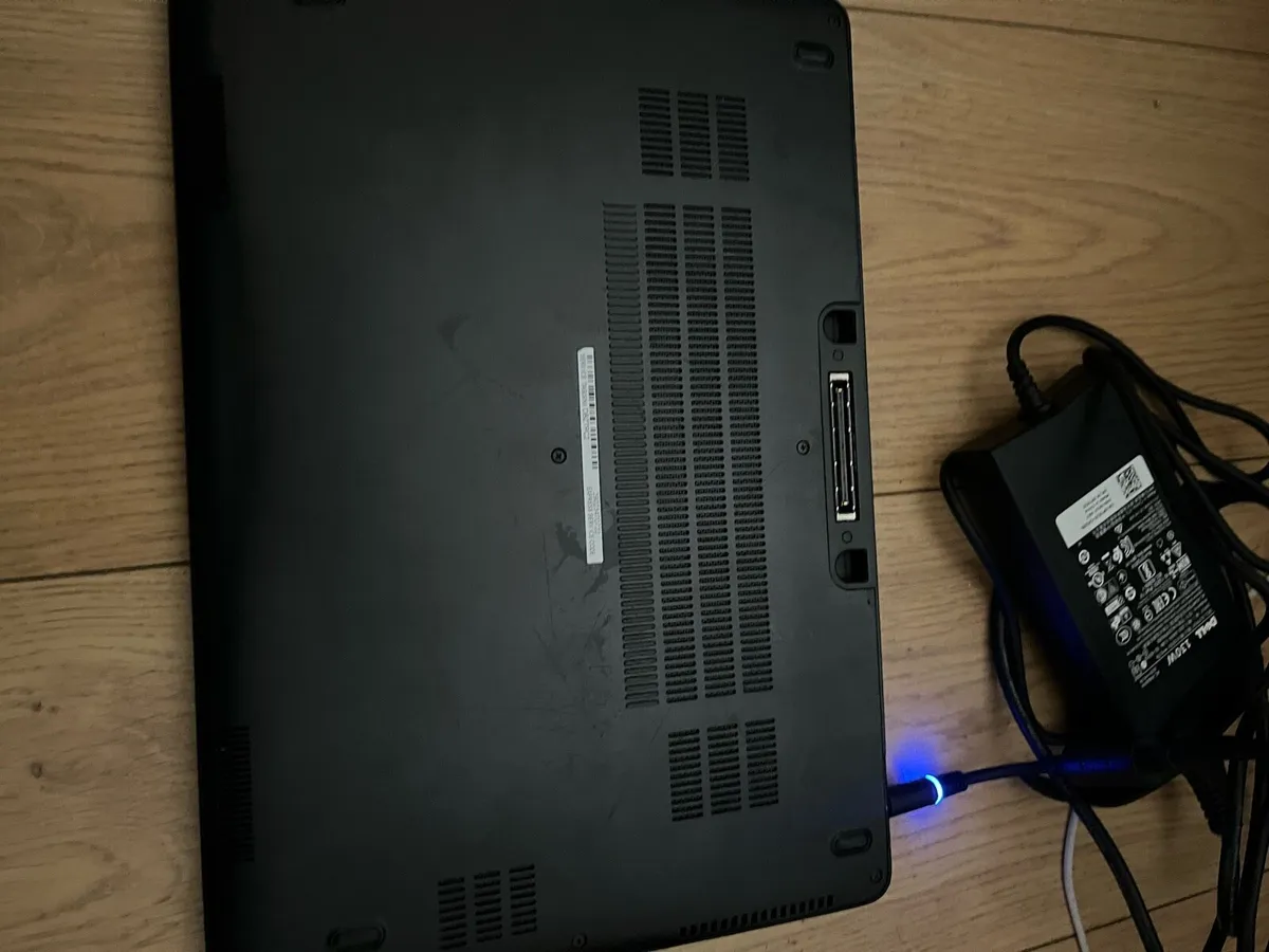 Dell i5 laptop  for 110 - Image 2