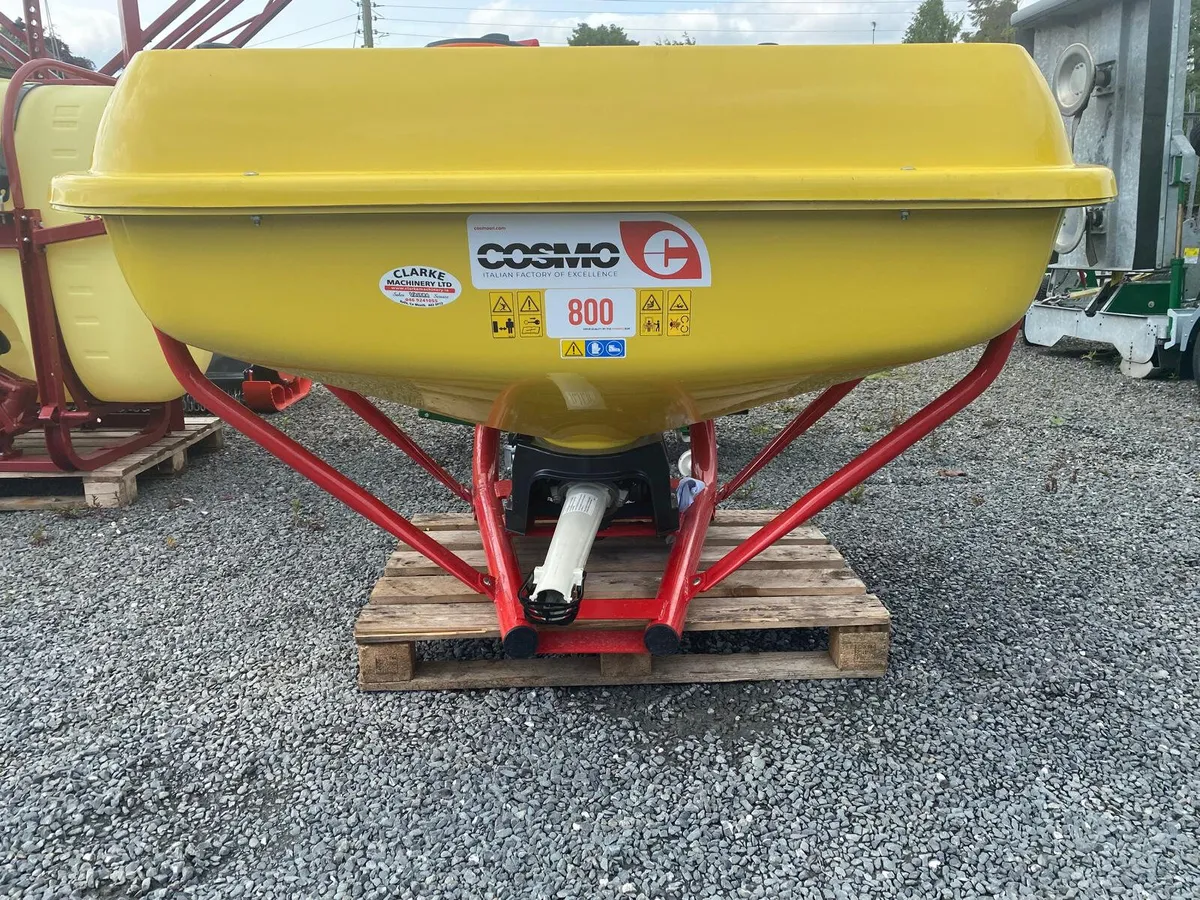Cosmo Fertiliser Spreader - Image 1