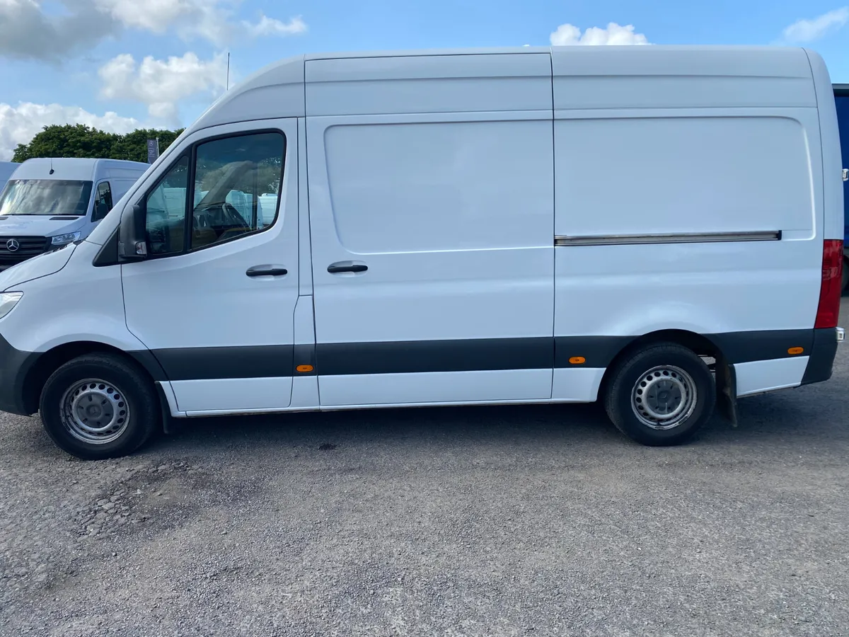 Mercedes-Benz Sprinter 315 CDI Progressive L2 H2 - Image 3