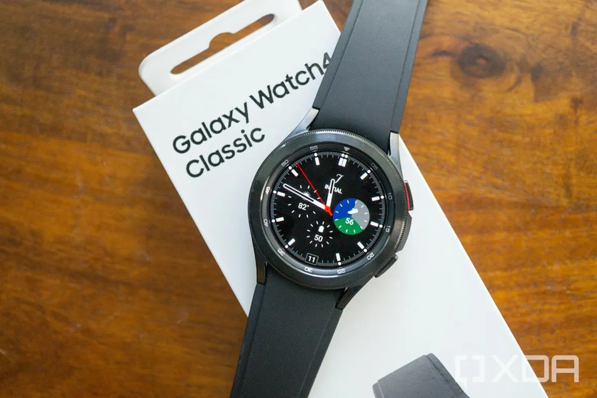 Samsung galaxy watch 4 classic, 42 mm, barely used - Image 1