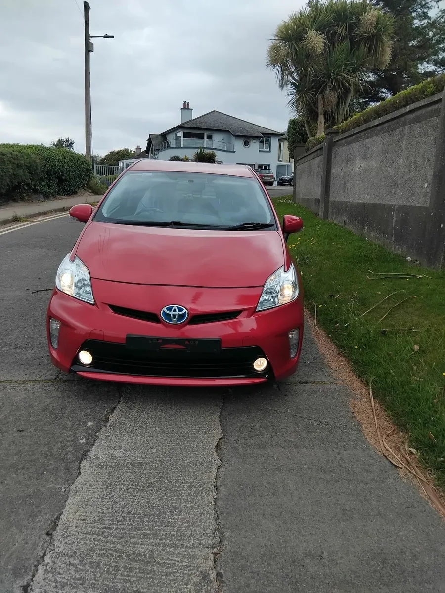 2015 Toyota Prius ,ONE OWNER FROM NEW !! AS NEW - Image 4