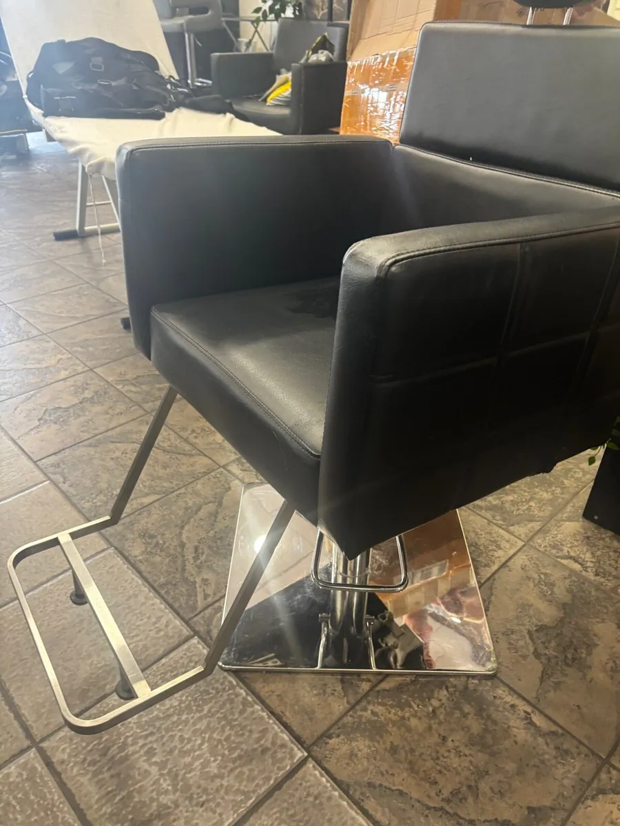 brow /barber chair - Image 1