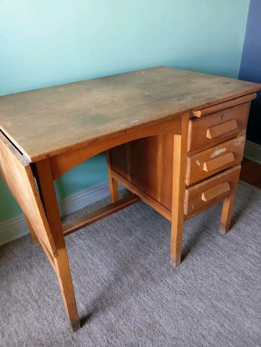 G plan work desk - Image 1