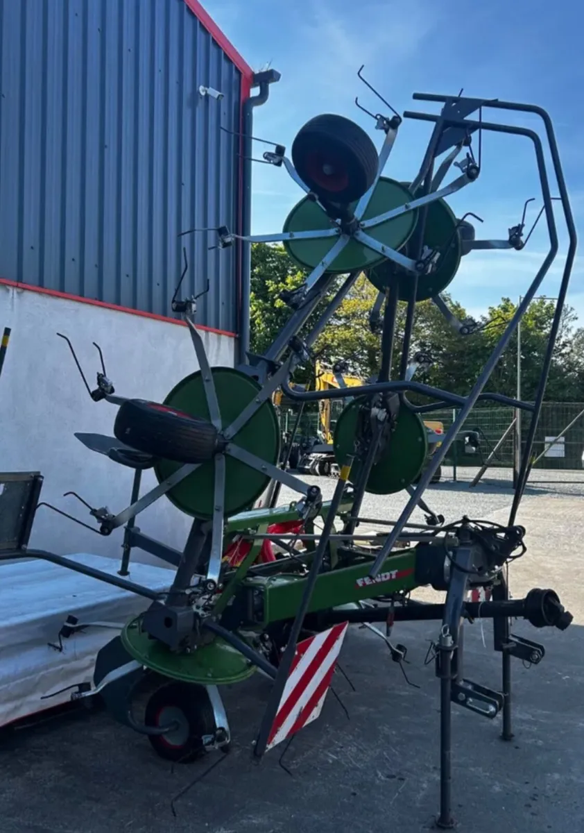 FENDT 6 rotary tedder - Image 1
