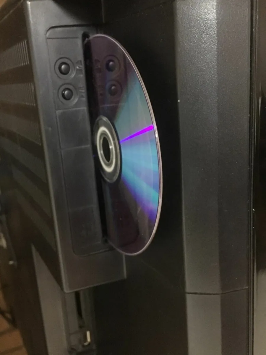 26" Digital LCD TV with Integrated DVD Player - Image 4