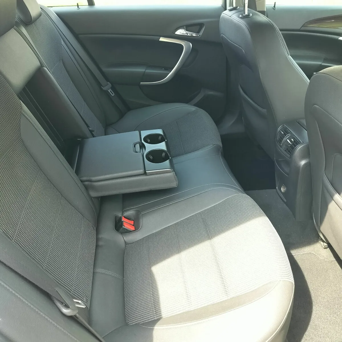 Vauxhall Insignia 2011 - Image 3