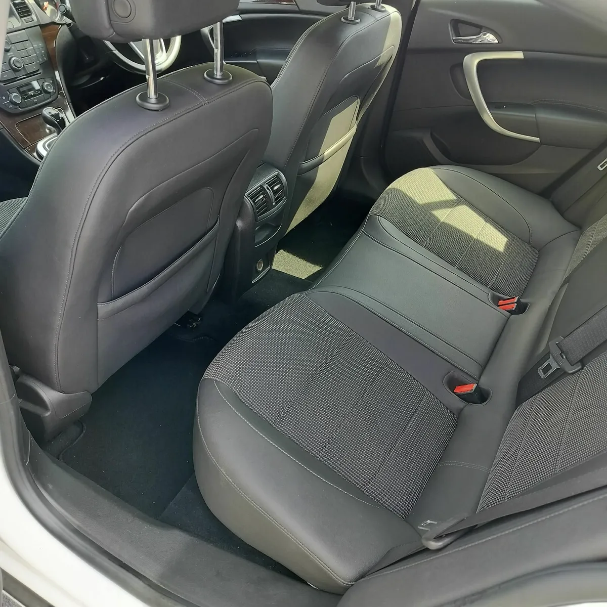 Vauxhall Insignia 2011 - Image 4