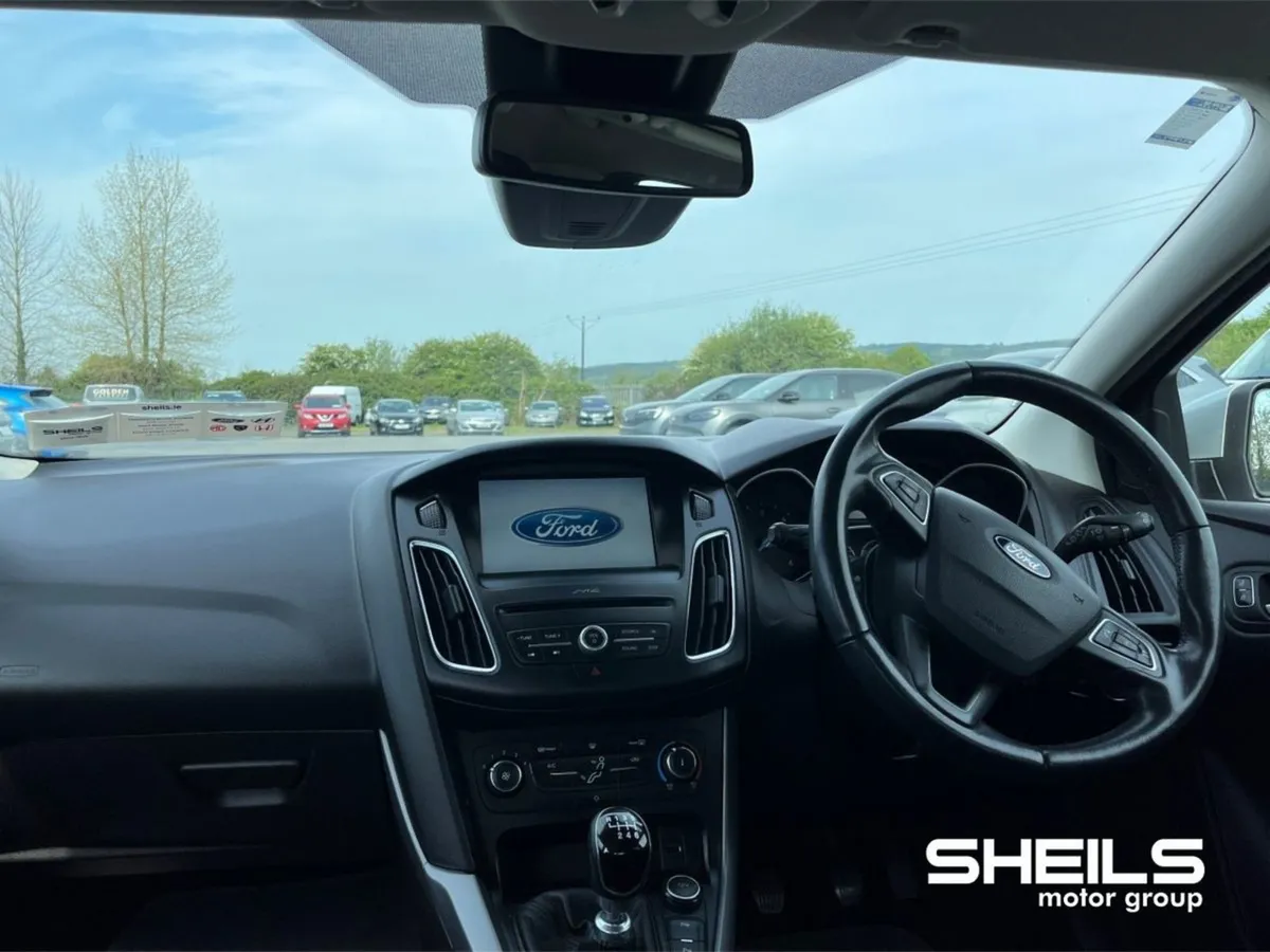 Ford Focus 1.5 Tdci 120PS Zetec Powershift - Image 3