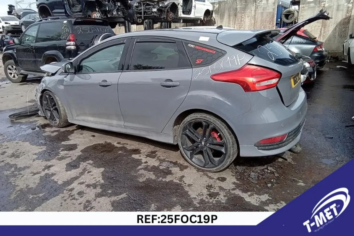 2015 FORD FOCUS ST BREAKING FOR PARTS - Image 2