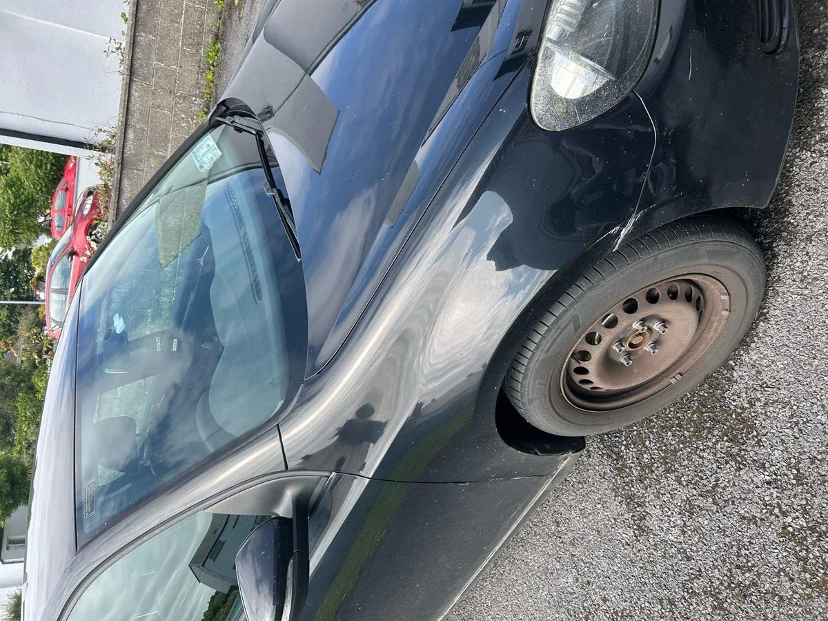 2010 Volkswagen Golf 1.6L Diesel - Image 2